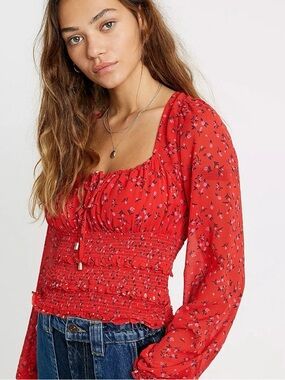 Free People LOLITA FLORAL PEASANT TOP IN RED